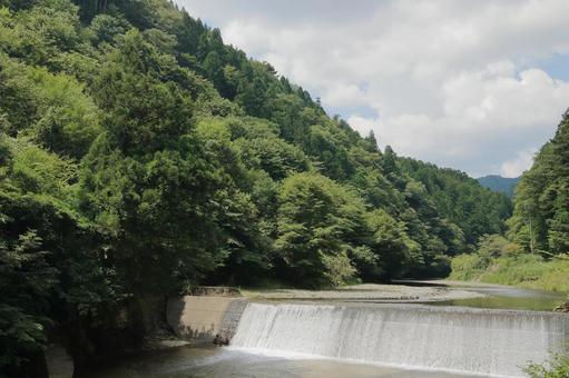 夏の空と川 夏の空と川の写真