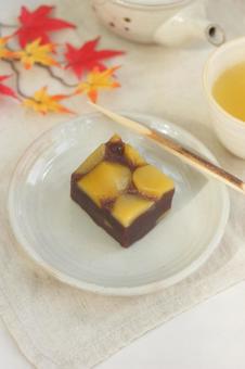 秋の和菓子 栗羊羹 秋の和菓子 栗羊羹の写真