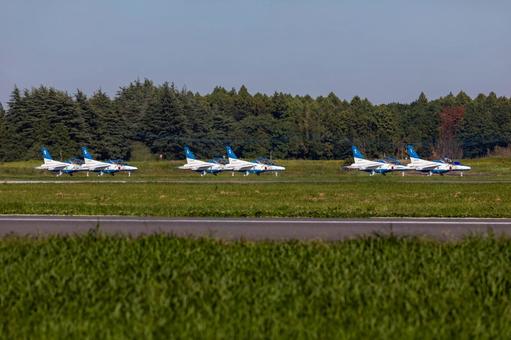 ブルーインパルス ブルーインパルス ブルーインパルス,イベント,航空祭の写真素材