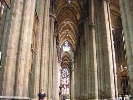 ミラノのドゥオーモ内部 ミラノのドゥオーモ内部 ヨーロッパ,イタリア,ミラノの写真素材