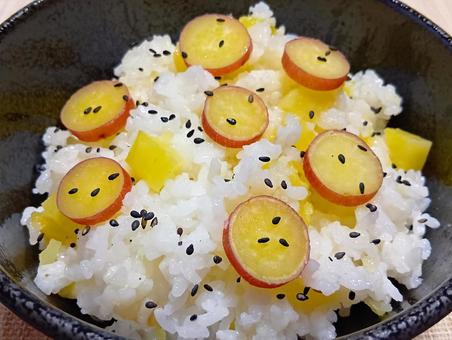 サツマイモ御飯 サツマイモ御飯 サツマイモ,さつまいも,ご飯の写真素材