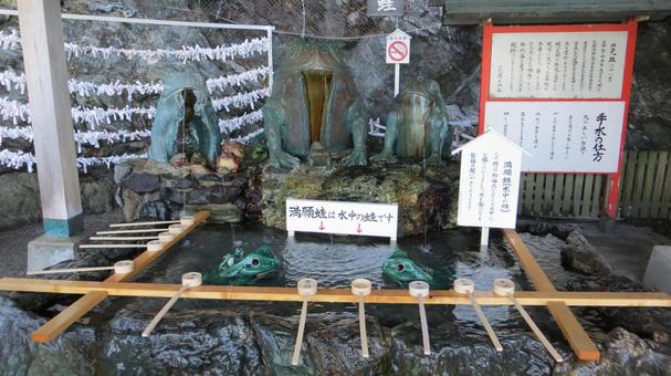 二見興玉神社 手水舎 二見興玉神社 手水舎 二見興玉神社,夫婦岩,神社の写真素材