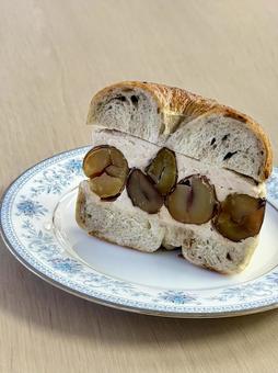 栗のベーグルサンド ベーグル,サンドイッチ,フルーツサンドの写真素材