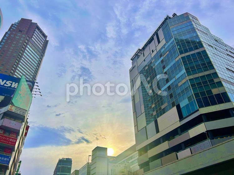 夕方の渋谷のビル グラデーション,夕焼け,夕日の写真素材
