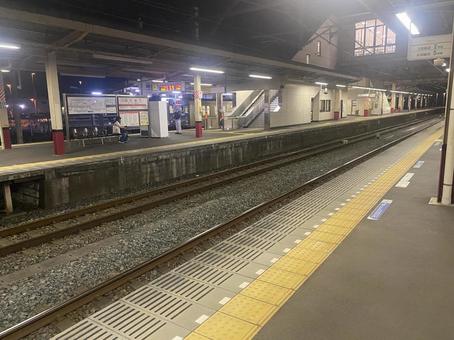 東武線羽生駅　ホーム　の写真
