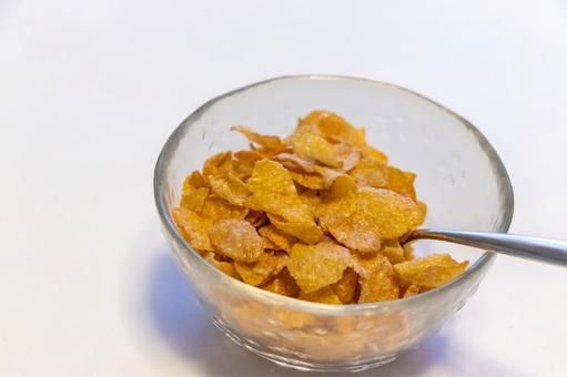 器の中のコーンフレーク コーンフレーク,朝食,食べるの写真素材