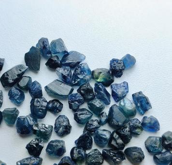 サファイアの原石 サファイア,原石,鉱物の写真素材