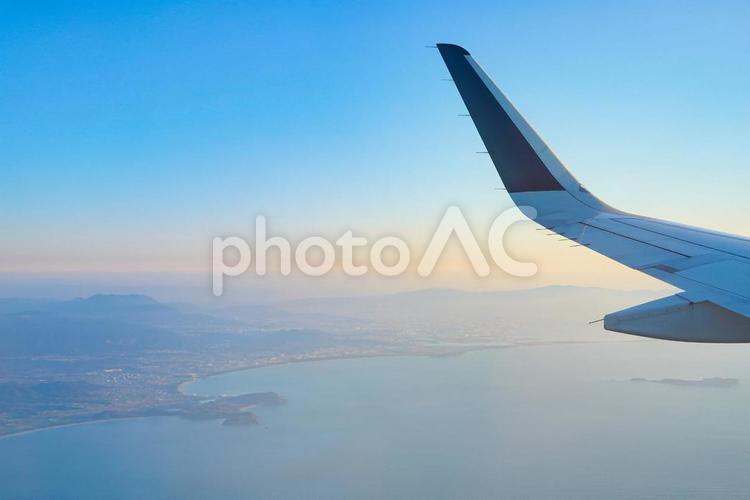 飛行機の窓からの眺め 飛行機,航空機,空の写真素材