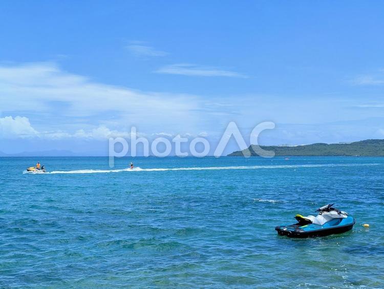 うるまの海とマリンスポーツ 海,晴れ,風景の写真素材