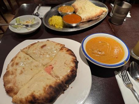 Curry and cheese naan, JPG Curry and cheese naan, JPG