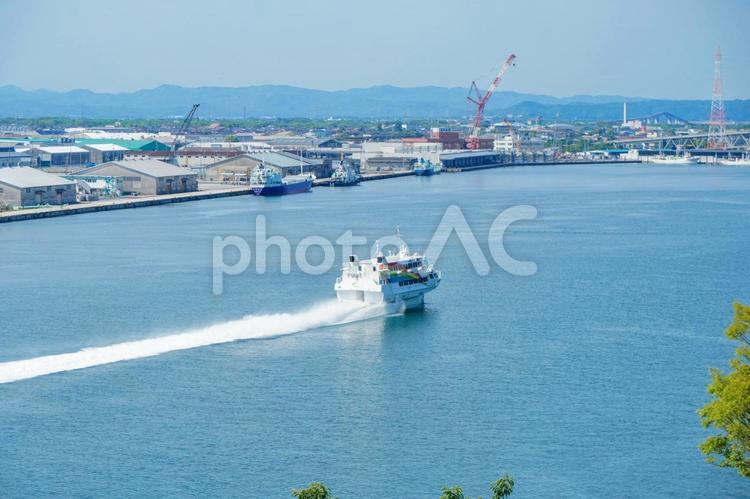 隠岐と本土を結ぶ高速船レインボー 隠岐と本土を結ぶ高速船レインボー 境港,港湾,レインボーの写真素材