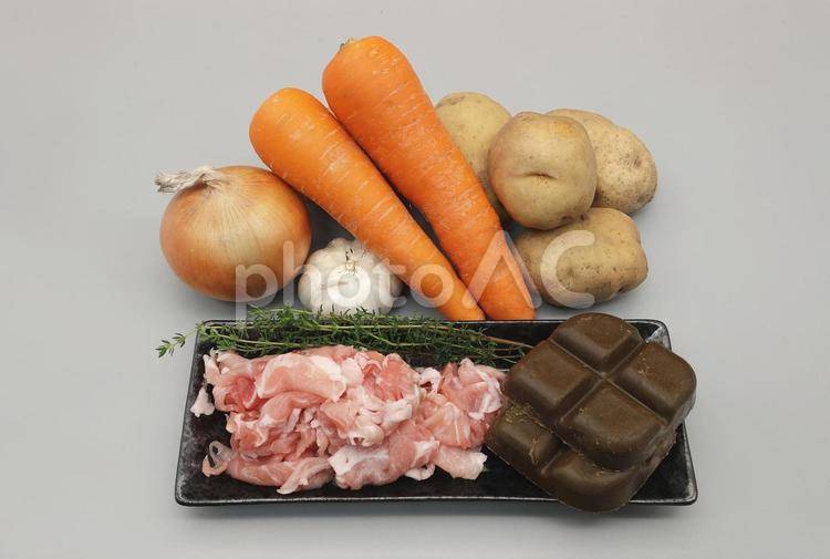 カレーの材料（野菜・肉・ルー） カレー,材料,肉の写真素材