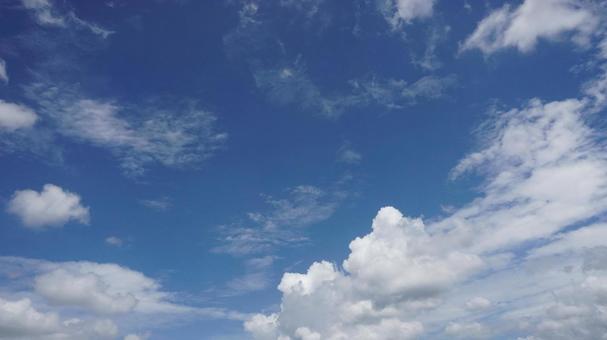 夏の空と雲 夏の空と雲の写真