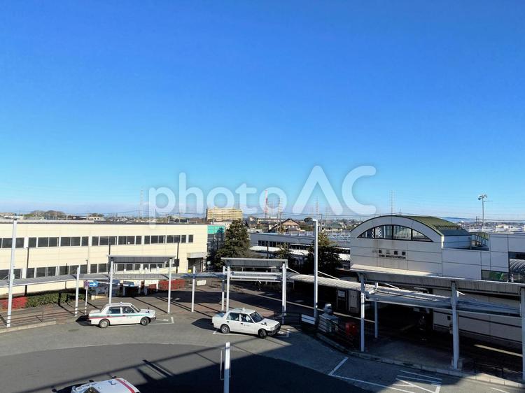 埼玉県三郷市「新三郷駅」と周りの景色 ビル,晴れ,空の写真素材