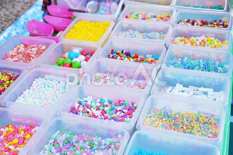 縁日、量り売りの金平糖の屋台２ 縁日,屋台,夏祭りの写真素材