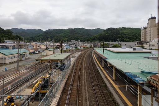 浅虫温泉こ線橋からのホームと線路の景色 浅虫温泉こ線橋からのホームと線路の景色 鉄道,青い森鉄道,浅虫温泉駅の写真素材