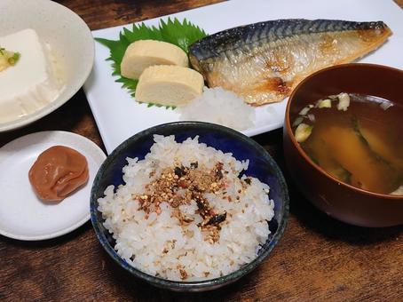 夜ご飯 ② 夜ご飯 ② ご飯,食事,焼き魚の写真素材