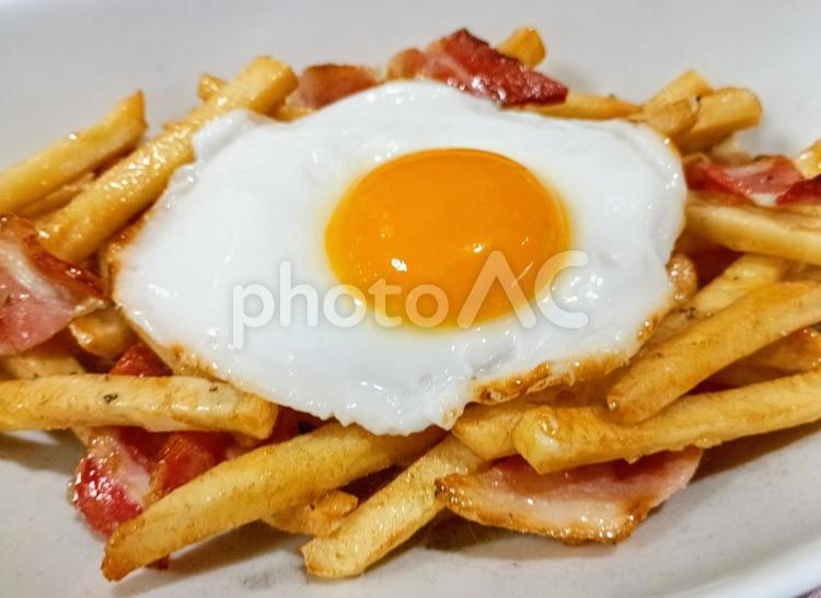 目玉焼きとフライドポテトの食品サンプル 小物,雑貨,盛り付けの写真素材