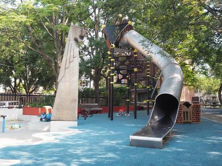 A long slide in a Montreal park, JPG