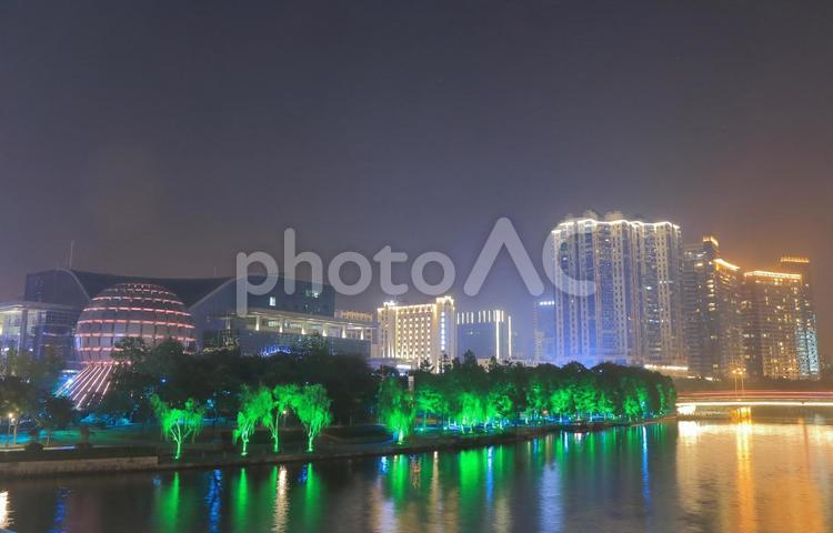中国　杭州の西湖文化広場からの夜景 中国,杭州,高層ビルの写真素材
