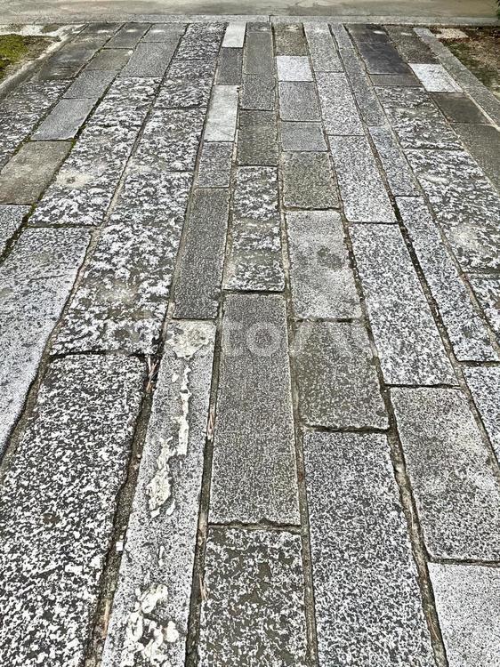 石貼りのアプローチ 001（縦位置） アプローチ,床,玄関の写真素材