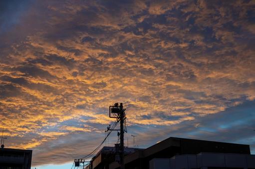 秋の夕焼け1 夕焼け,オレンジ,青の写真素材