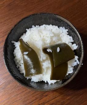 R7.7.30 政府備蓄米ご飯の茶碗飯 R7.7.30 政府備蓄米ご飯の茶碗飯の写真