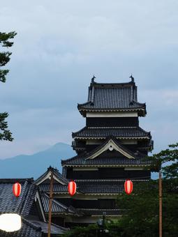 旧盆の国宝松本城 旧盆の国宝松本城 松本城,国宝,提灯の写真素材