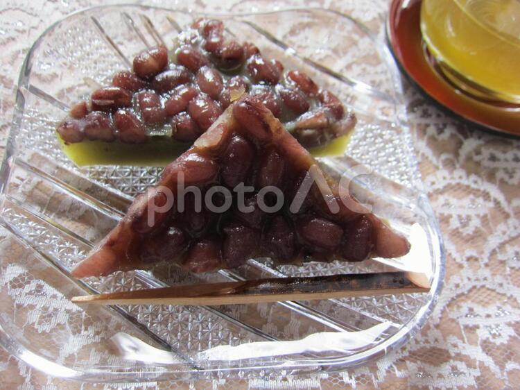 水無月を食べる。 水無月,６月,氷の写真素材