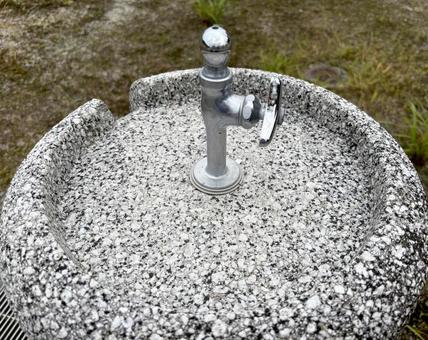 公園の水飲み場 公園の水飲み場の写真