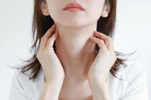 女性の首 女性,首,リンパの写真素材