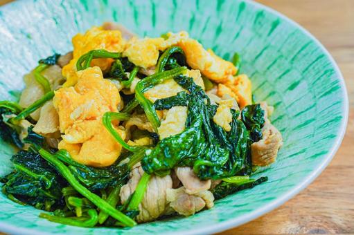 豚肉とほうれん草炒め ほうれん草,豚肉,卵の写真素材