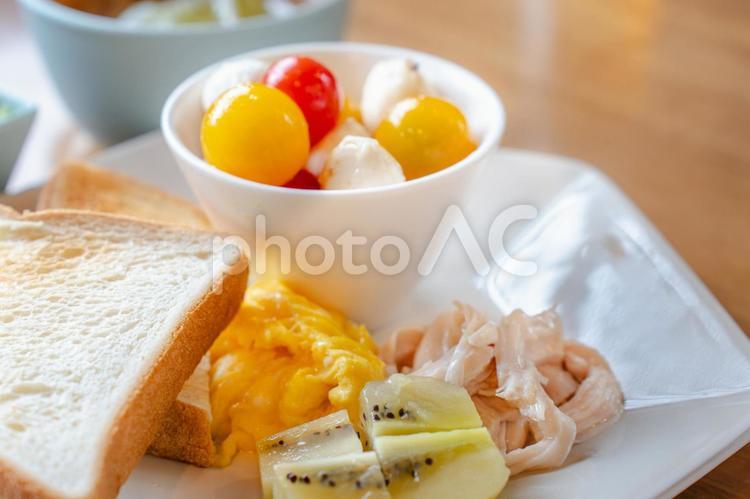 トーストとモッツァレラの洋風朝食 朝食,洋食,トーストの写真素材