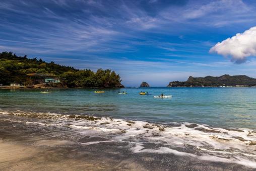 小笠原諸島・父島 扇浦海岸から望む風景 小笠原諸島・父島 扇浦海岸から望む風景の写真