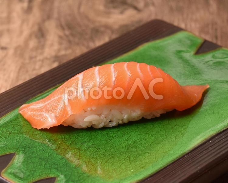 サーモン握り寿司 握り寿司,サーモン,お寿司の写真素材