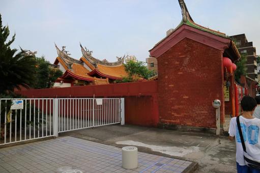 歴史感じる街角の伝統寺院 寺院,伝統建築,アジアの写真素材