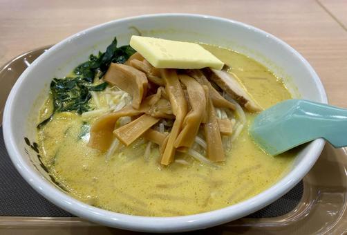 青森の味噌カレー牛乳ラーメン 青森の味噌カレー牛乳ラーメンの写真