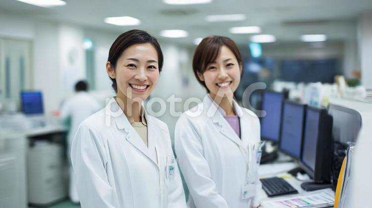 ナースステーションと二人の女性看護師8 看護師,看護婦,ナースステーションの写真素材