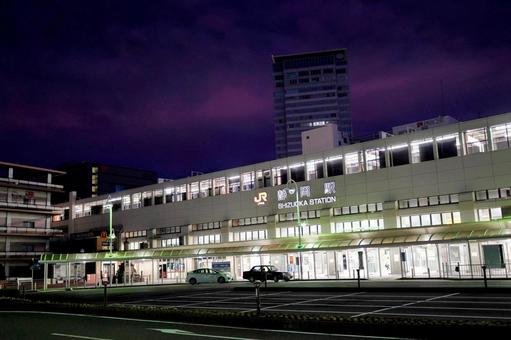 未明のJR静岡駅 未明のJR静岡駅 静岡駅,鉄道,駅舎の写真素材