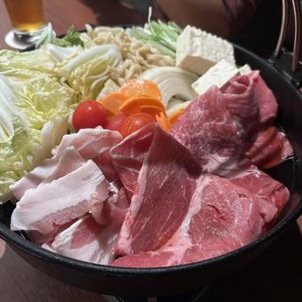 すき焼き② すき焼き,牛肉,豆腐の写真素材