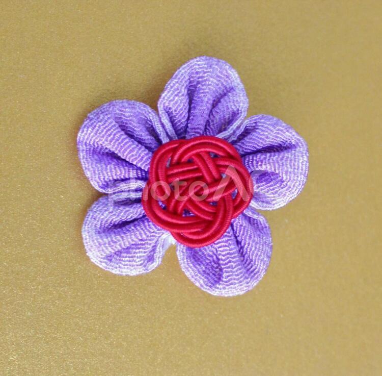 つまみ細工の花と梅結び つまみ細工,花,ちりめんの写真素材