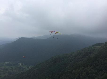 パラグライダー パラグライダー パラグライダー,スカイ,空の写真素材