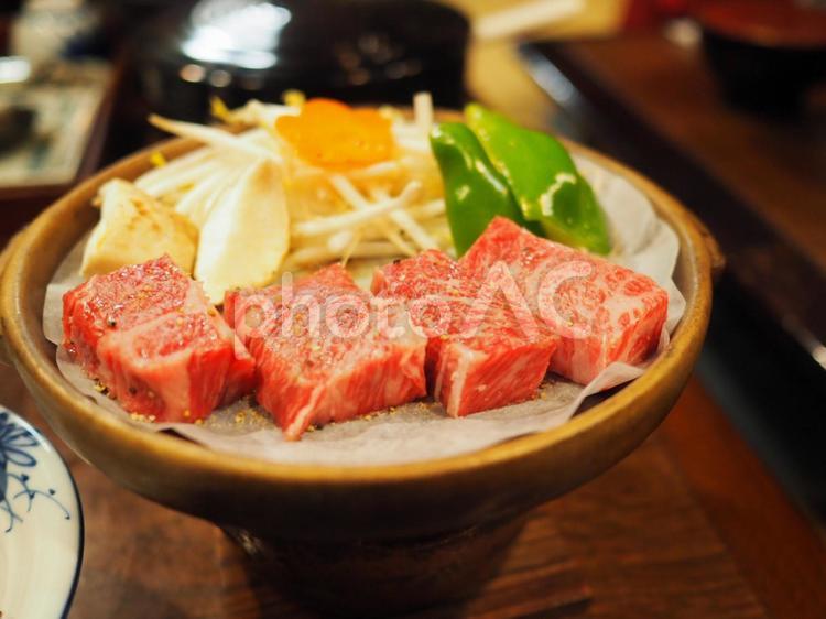 旅館のごはん　飛騨牛 何人もありません,フード,おいしいの写真素材