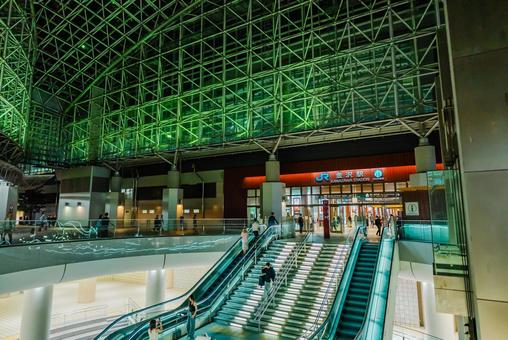 【石川】夜の金沢駅 金沢駅,石川,金沢の写真素材