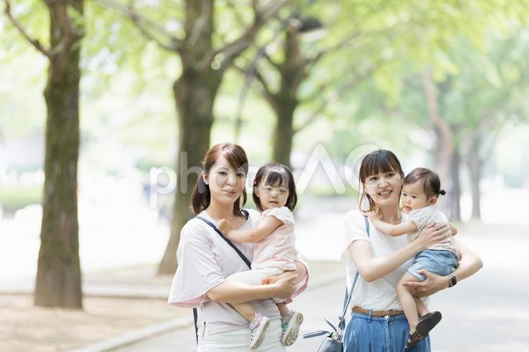 ママ友　母親　育児　 ママ友,公園,女性の写真素材