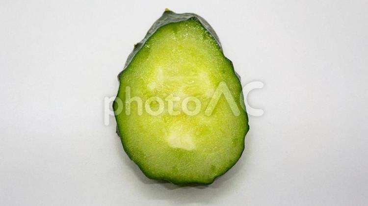 輪切り　きゅうり　アップ きゅうり,胡瓜,野菜の写真素材