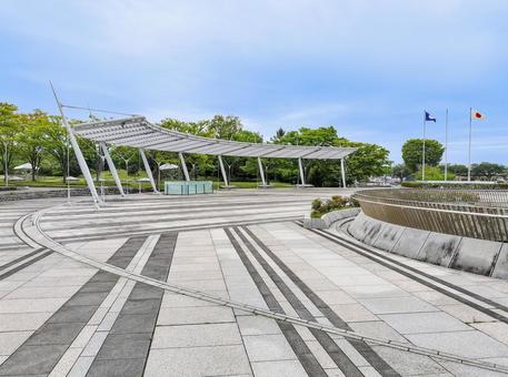 茨城県県庁前のサークル型の広場 茨城県県庁前のサークル型の広場 茨城県庁,県庁前広場,県民広場の写真素材