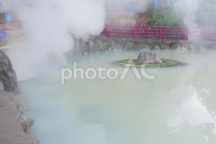 別府温泉地獄めぐりの湯けむり 温泉,地獄めぐり,別府の写真素材