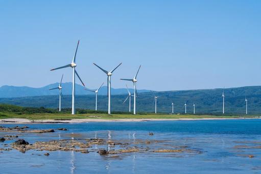 海岸に林立する風力発電タービン 風力タービン,風車,タービンの写真素材