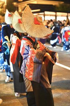 《西馬音内盆踊り》秋田県雄勝郡 《西馬音内盆踊り》秋田県雄勝郡 西馬音内盆踊り,西馬音内の盆踊り,羽後町の写真素材